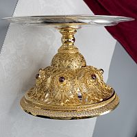 2.7.1884лф Дискос латунный со вставками в позолоте 