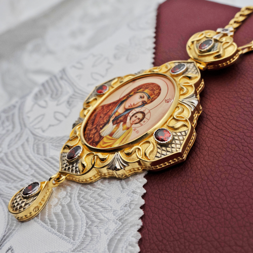 2.7.1334лп-2/1лп Панагия латунная в позолоте с и цепью фото 6 2.7.1334лп-2/1лп Панагия латунная в позолоте с и цепью фото 6