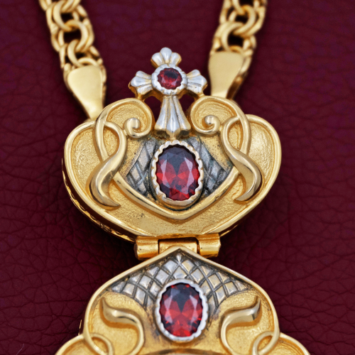 2.7.1334лп-2/1лп Панагия латунная в позолоте с и цепью фото 5 2.7.1334лп-2/1лп Панагия латунная в позолоте с и цепью фото 5