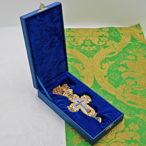 2.10.0359лп-2/1лп Крест латунный с голубыми камнями в позолоте фото 2